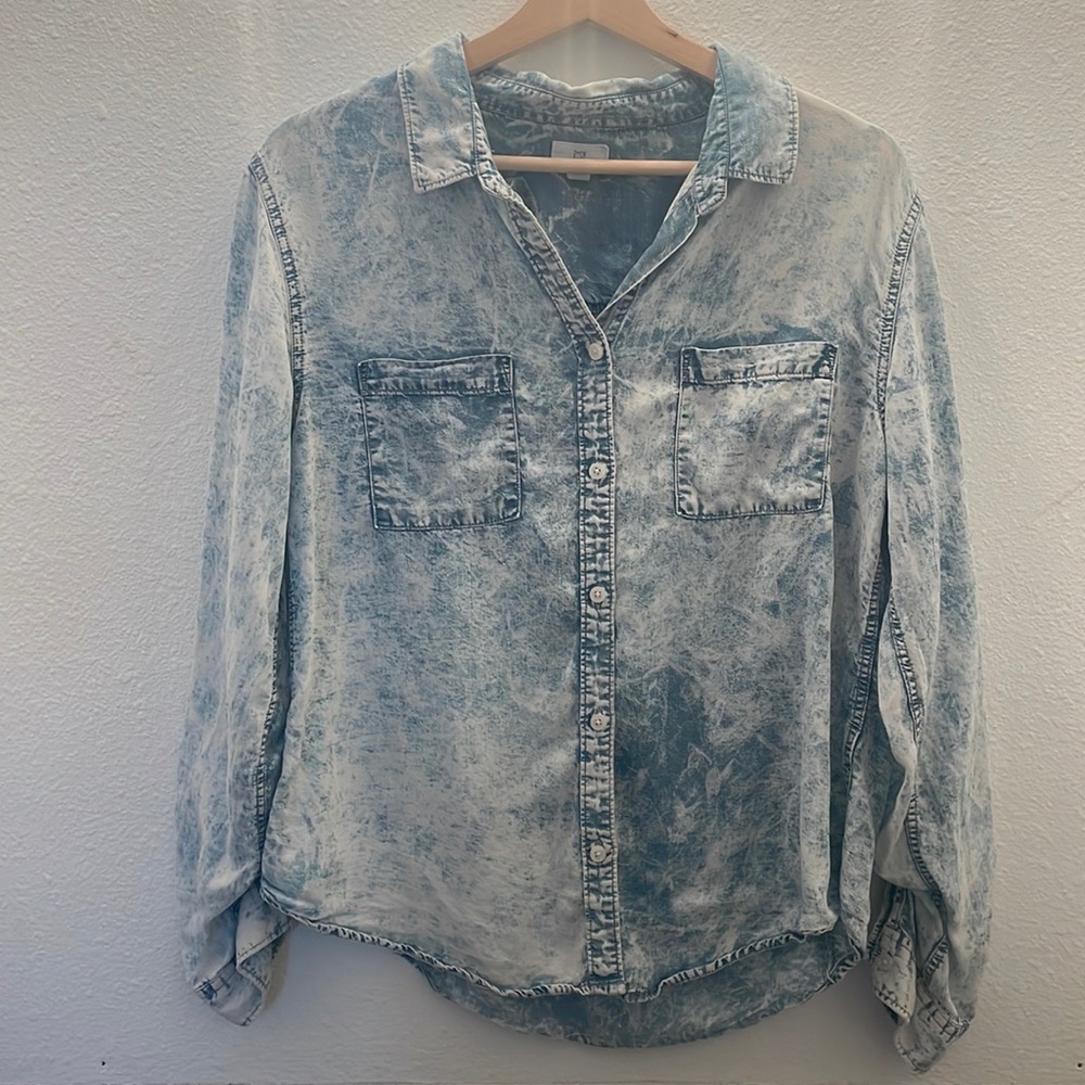 Denim washed button up